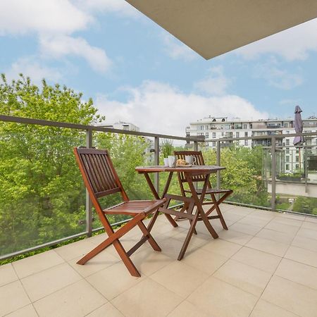 City Apartment With Parking Near Metro Mlociny By Noclegi Renters Варшава Экстерьер фото
